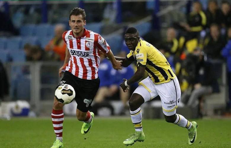 他在弧顶接 他在弧顶接