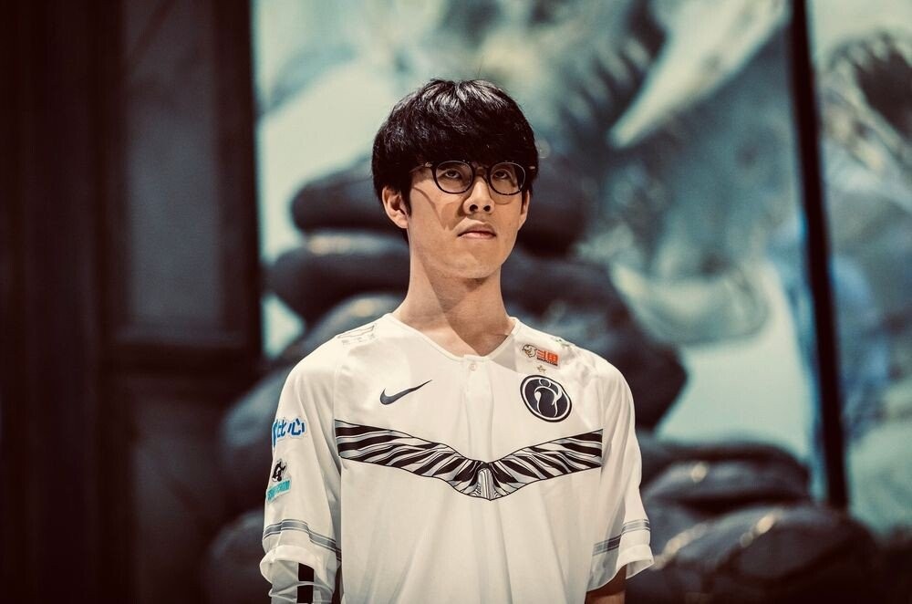 选手措手不 选手措手不