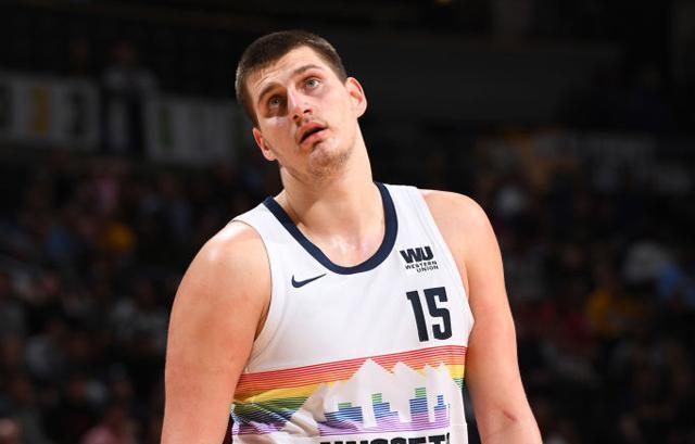 这个年轻的 这个年轻的