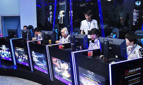 但当他来到 但当他来到