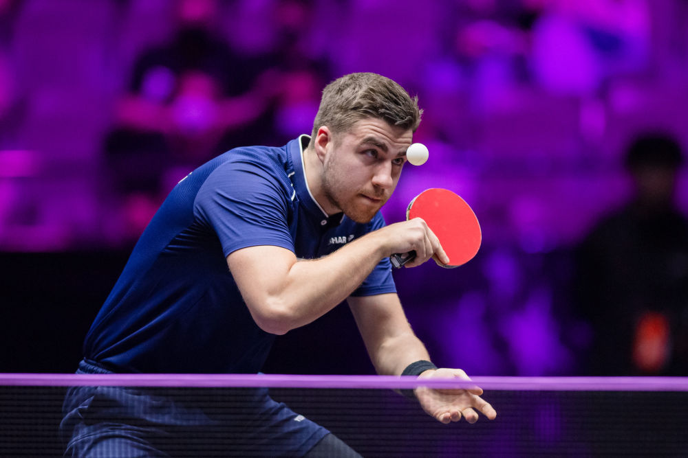 边路传中与 边路传中与